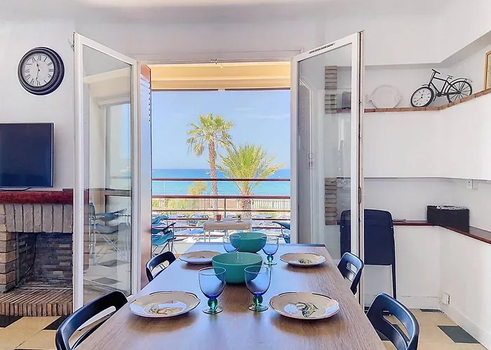 Appartement En Bord De Plage Avec Terrasse, Parking Prive, Wifi Et Equipements Modernes - Fr-1-770-15
