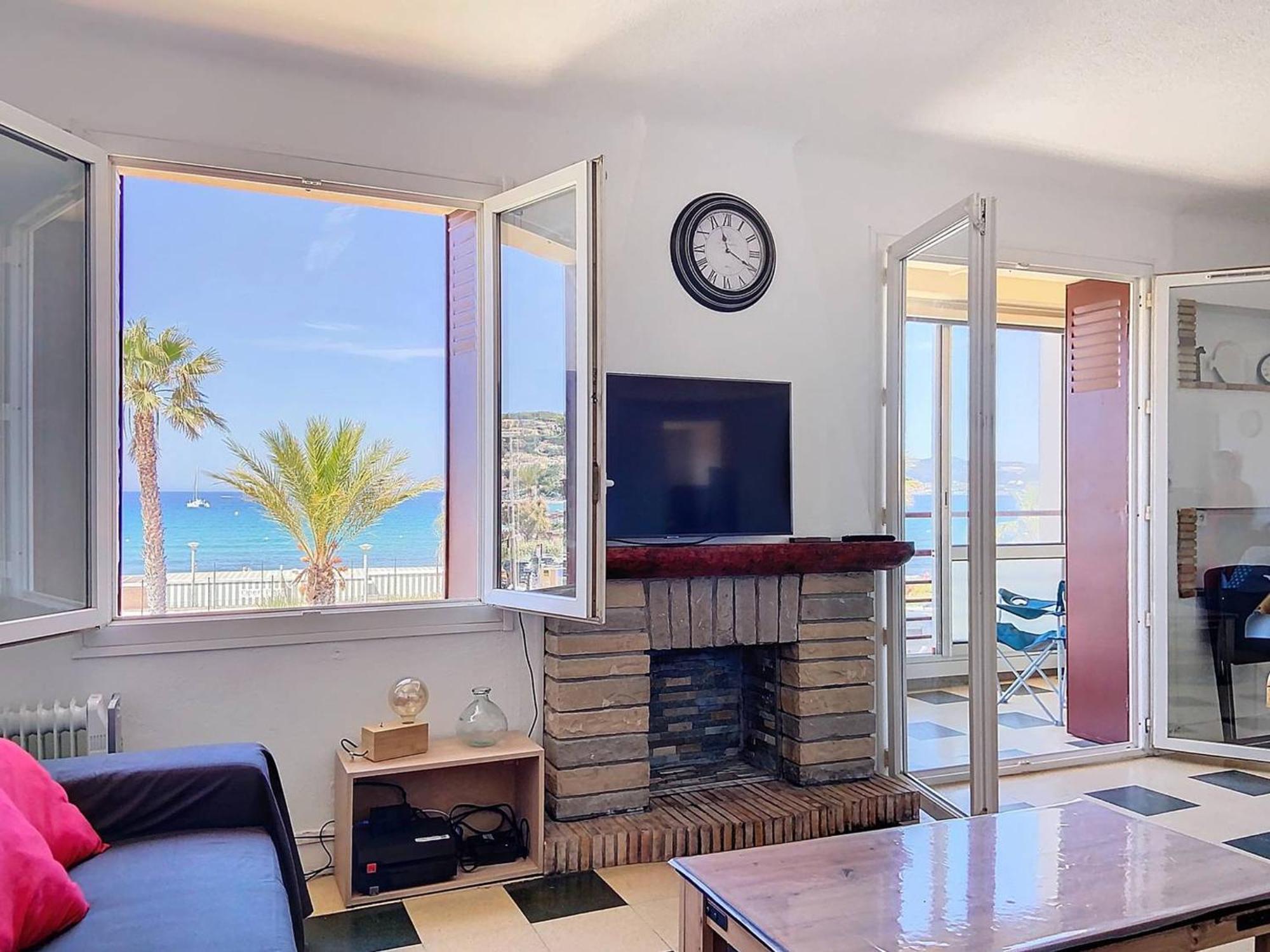 En Bord De Avec Terrasse, Parking Prive, Wifi Et Equipements Modernes - Fr-1-770-15